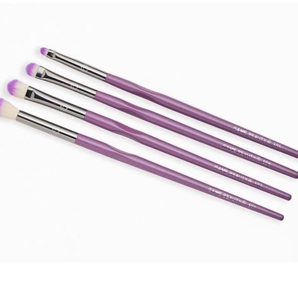 GAME BEAUTY Eyes on Me 4 Essential Eyeshadow Brush Set - Picture 1 of 2